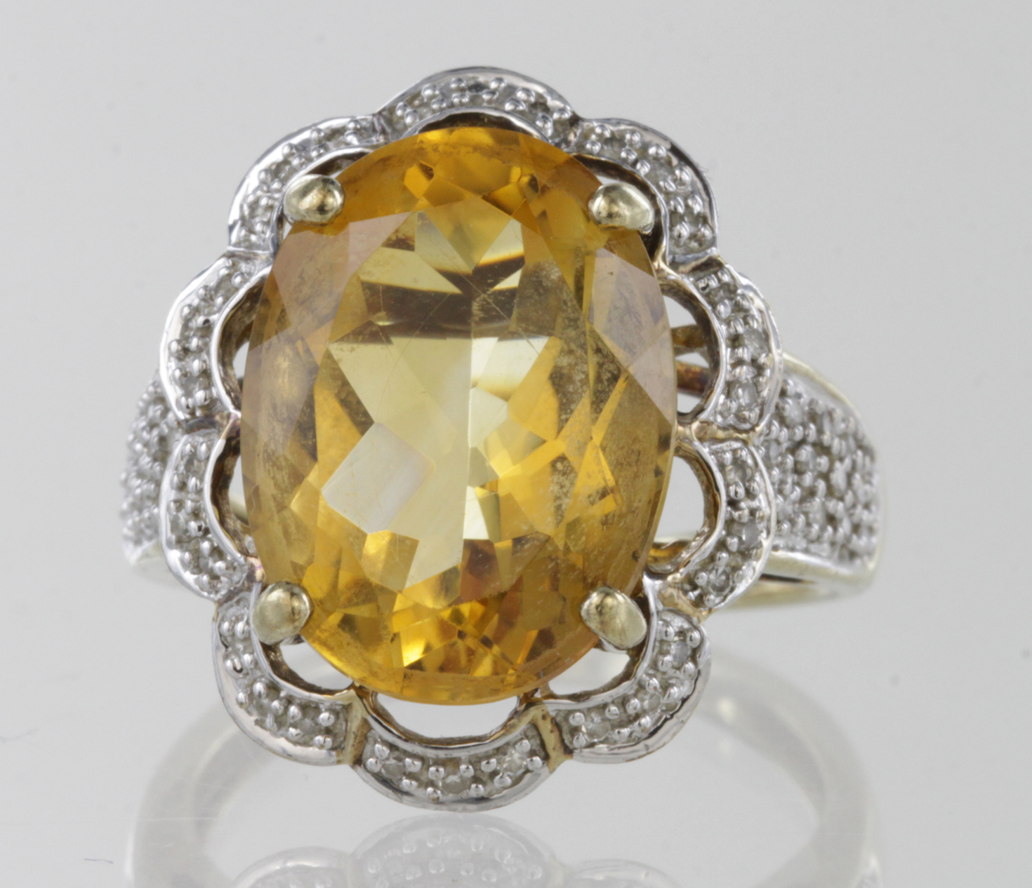 9ct hallmarked Gold Citrine and CZ Ring by QVC size P weight 6.3g - Image 2 of 4