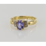 18ct Gold hallmarked Tanzanite and Diamond Ring size M weight 4.1g