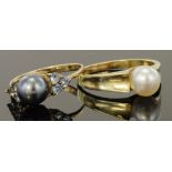 14ct yellow gold single cultured pearl ring, finger size Q, weight 3.5g. 9ct yellow gold black pearl