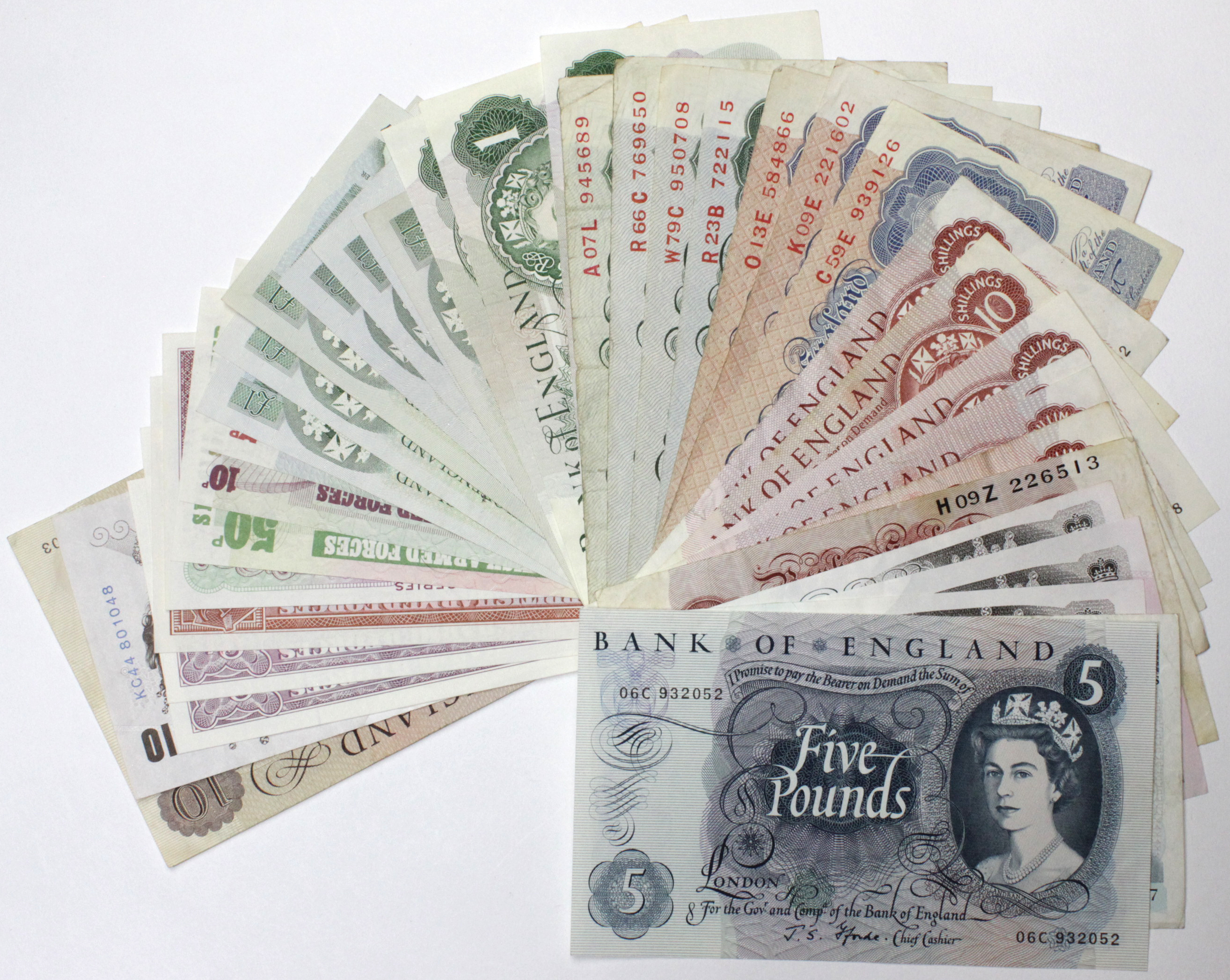 Bank of England (41), a mixed collection with signatures ranging from Peppiatt to Salmon, 10