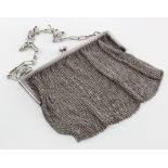 A Ladies large silver mesh purse import marks for Birmingham 1914 or 1939. total weight 188.7g
