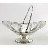 Attractive silver swing basket, hallmarked on body & handle for Chester, 1901 (marks are a bit