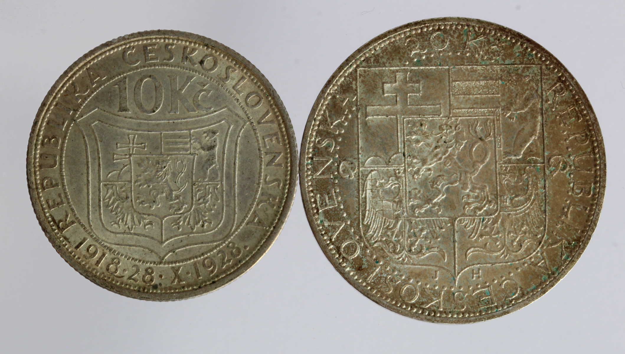 Czechoslovakia (2) silver: Thomas Masaryk 10 Kc 1928 aEF, and similar 20 Kc 1937 speckled tone EF - Bild 2 aus 2