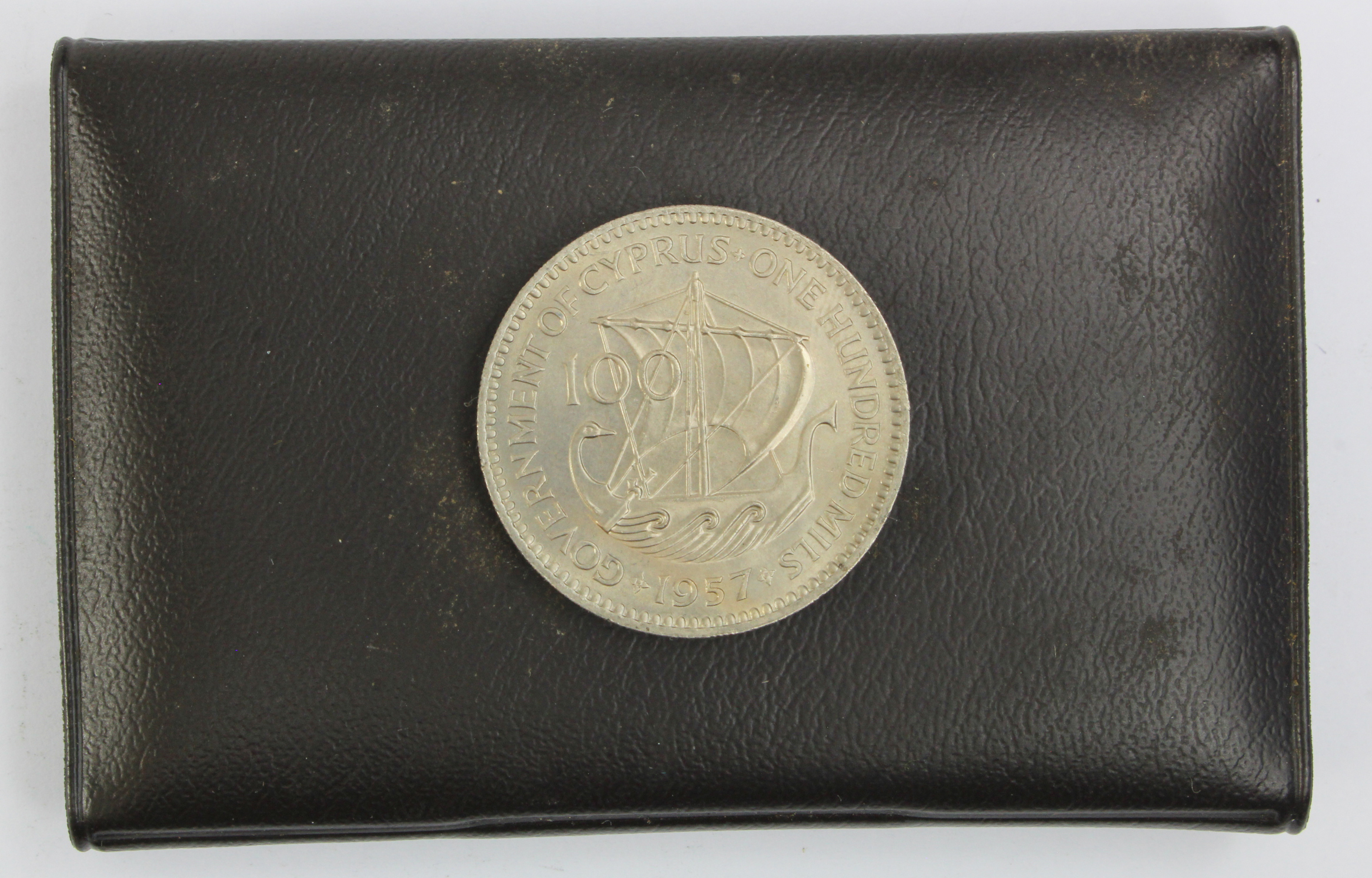 Cyprus 'Last Coin of the British Administration' cupro-nickel 100 Mils 1957 BU in presentation - Bild 2 aus 2