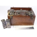 WW1 scarce field telephone set in its original wooden storage box all complete. Comes with a