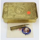 WW1 Princess Mary Tin with Bullet Pencil 'M' to case, nickel top. Card retainer, 1915 Mary New