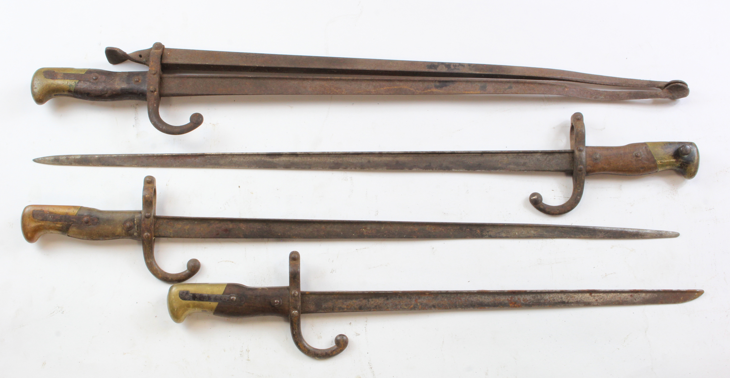 Bayonets - French Gras Epee Model 1874 Bayonets without scabbards. Chatellerault 1876. St Etienne