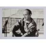 Alfredo Di Stefano, excellent b&w postcards signed in ink, relaxing on balcony in training kit,