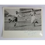 Tottenham v Leeds 31/3/1934 b&w photograph 8"x6" signed by Hunt of Spurs. Shows Hunt who scored a