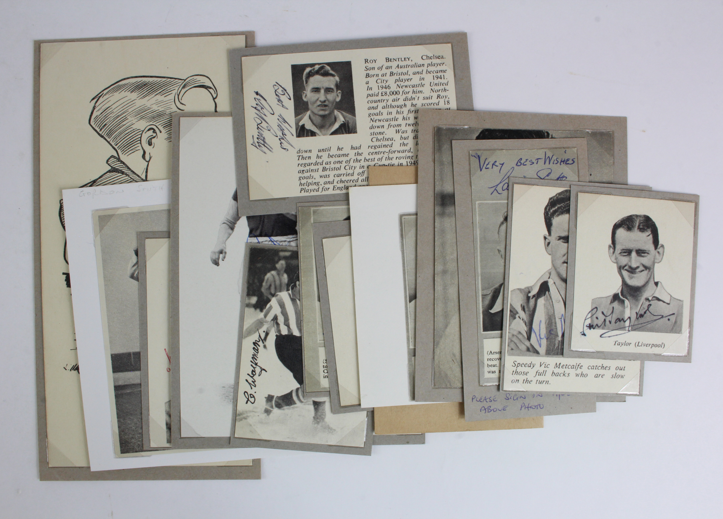Football Autographs 1940's/1950's b&w cut outs of players with details etc. Corner mounted to