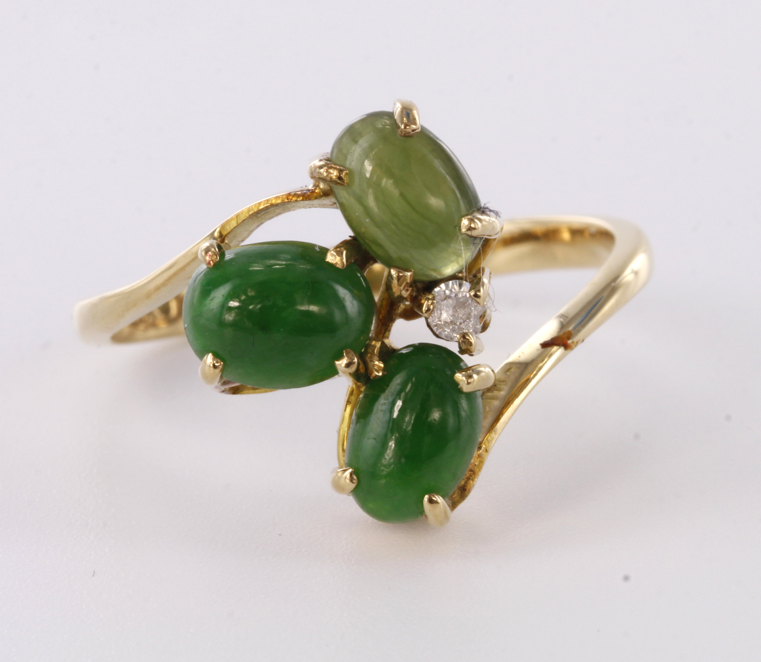 585 stamped Gold Ring set with Jadeite and Diamond size O weight 3.1g