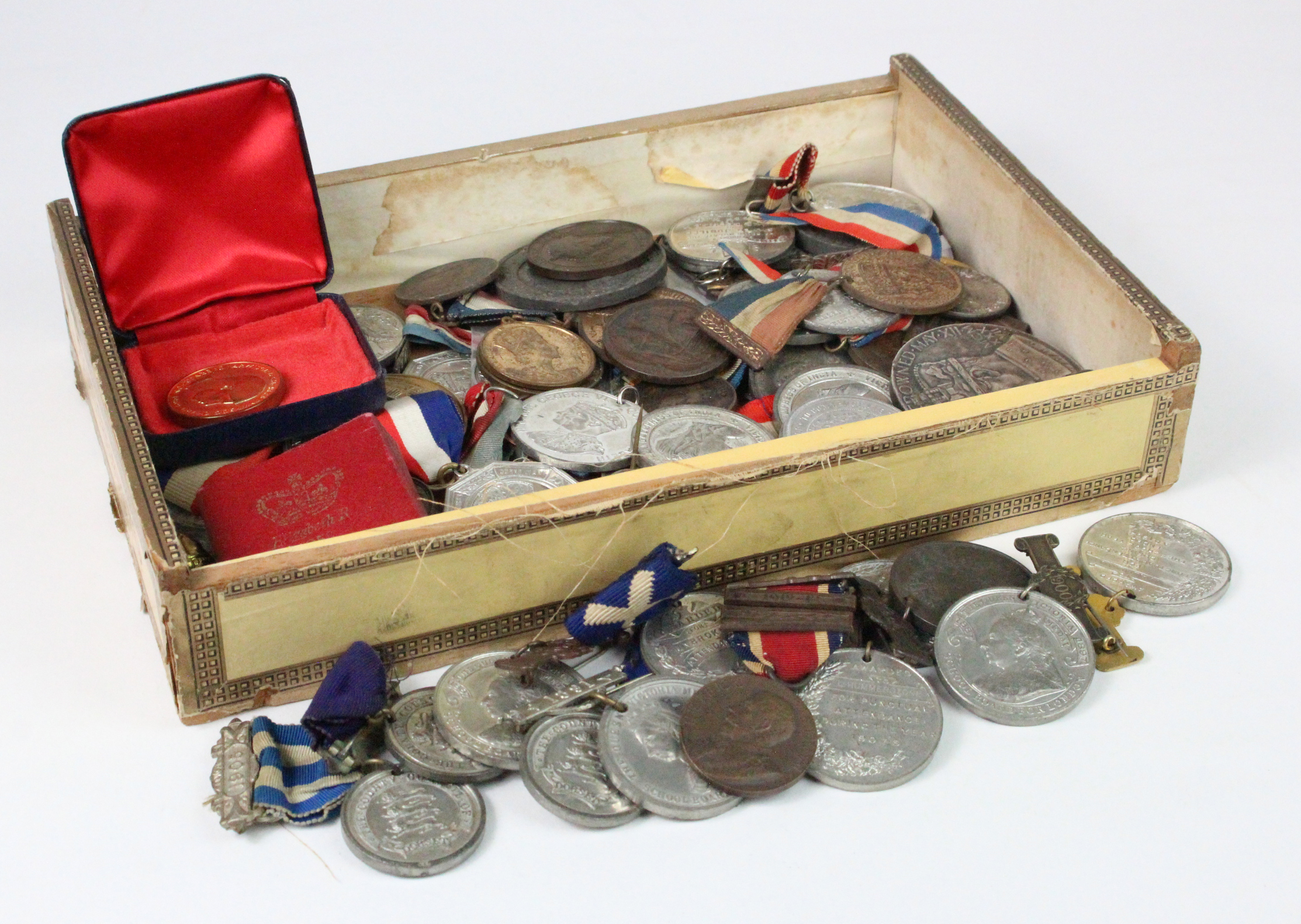 British Commemorative Medals, a wooden tray full of items, 19th-20thC.