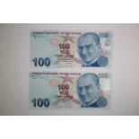 Turkey 100 Lirasi (2) dated 2009, a consecutively numbered pair serial B156 575815 & B156 575816 (