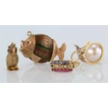 Mixed jewellery to include two 9ct charms in the form of a Owl & a Fish, 18ct multi-stone ring (some