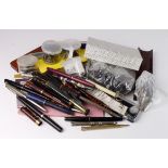 Pens & pencils. A collection of approximately twenty-five fountain pens, pencils etc., makers