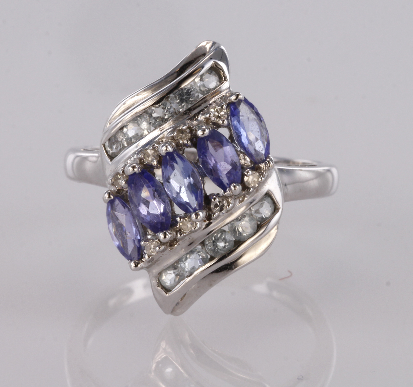 9ct white gold tanzanite and diamond dress ring, finger size K, weight 2.5g