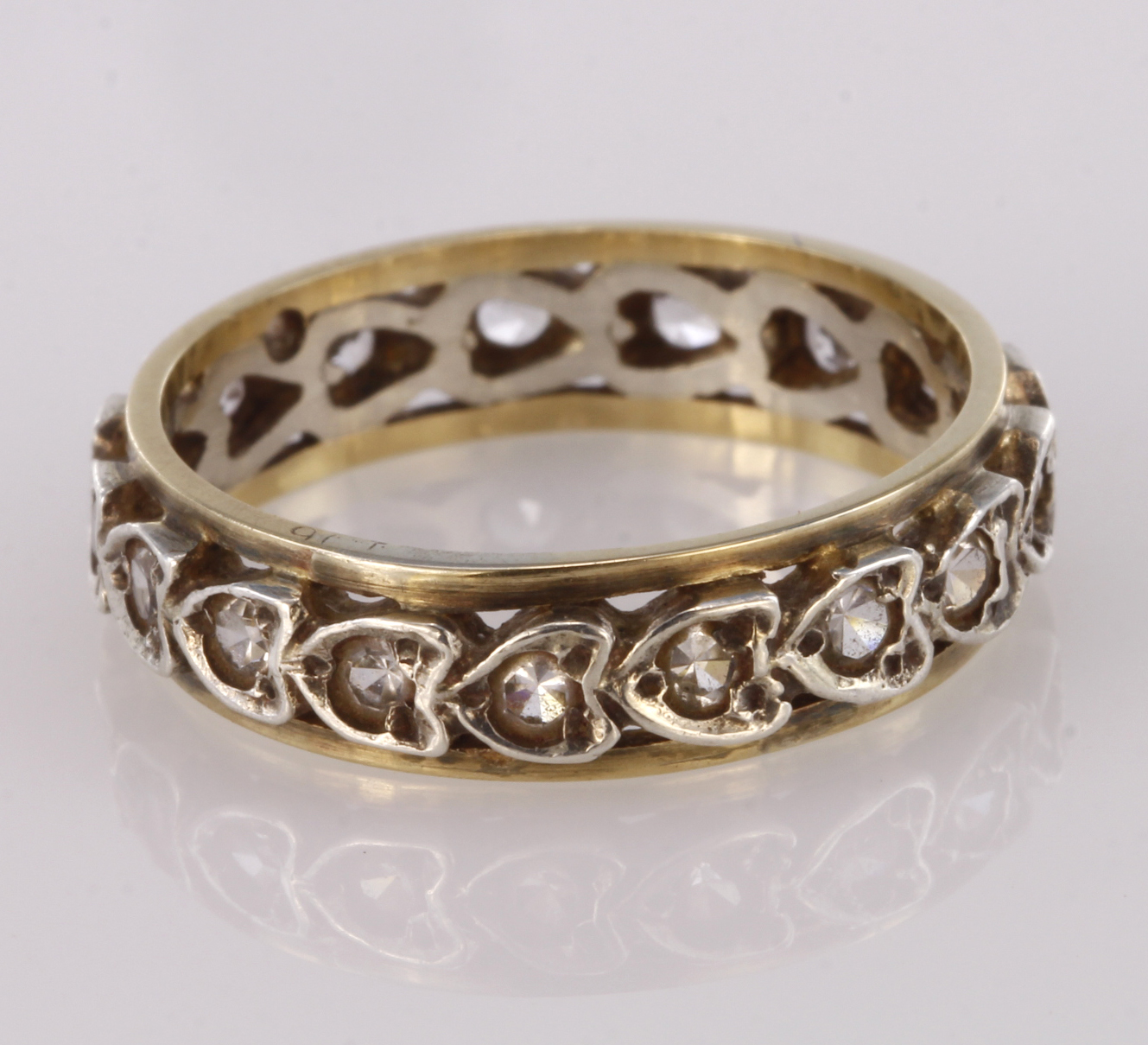 9ct white and yellow gold spinel full eternity ring, finger size M, weight 2.4g