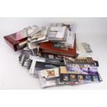 GB - large collection of loose Presentation Packs (approx 275) from c1969 to 2004, little