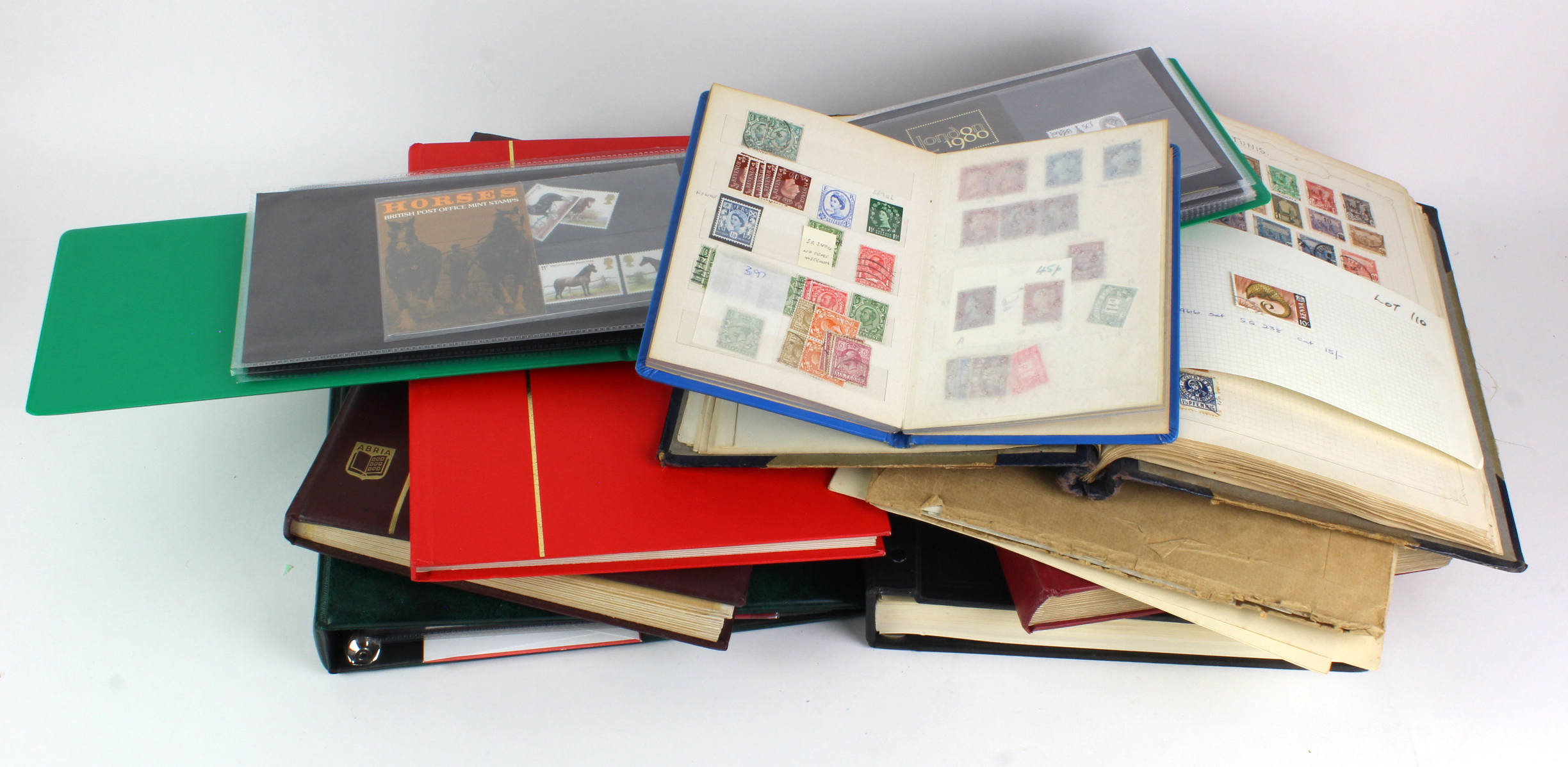 GB - box of stockbooks, albums, etc. Some early but the bulk is QE2 unmounted mint, and includes