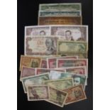 Spain (22), a collection including 1 Peseta dated 1937, 100 Pesetas dated 1953 a consecutively