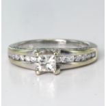 18ct White Gold Ring set with Diamonds 0.75ct weight size I weight 3.8g