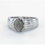 9ct hallmarked White Gold Moonstone Ring size T weight 7.0g