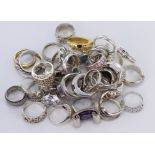 Good assortment of mixed silver rings (approx 200g)