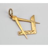 15ct Gold Masonic Pendant, 30mm x 35mm, weight 3.4g approx.