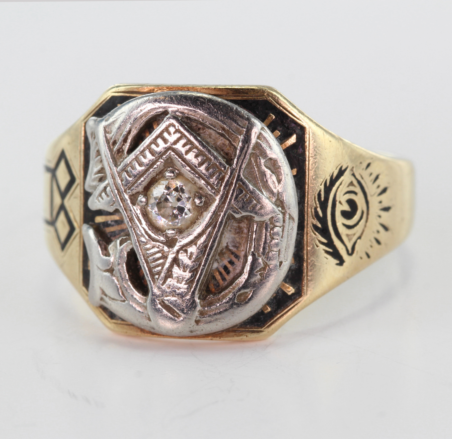 Yellow metal 10k U.S.A. Masonic Ring set with small Diamond size S weight 6.9g