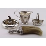Mixed lot of silver, comprising a cream jug and a Putting Trophy (has a broken club), various