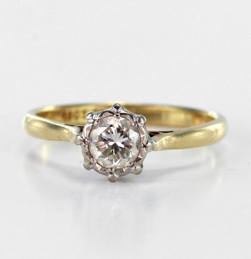 Yellow metal Ring stamped 18ct set with solitaire Diamond approx 0.50ct weight size M weight 2.4g