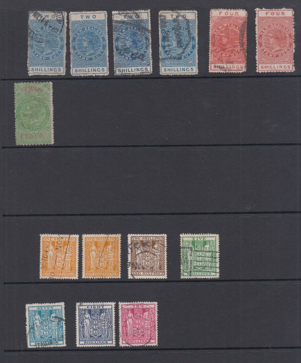 Stamps, large and useful collection of New Zealand stamps in 3 albums (1 empty) containing a mint - Image 9 of 11