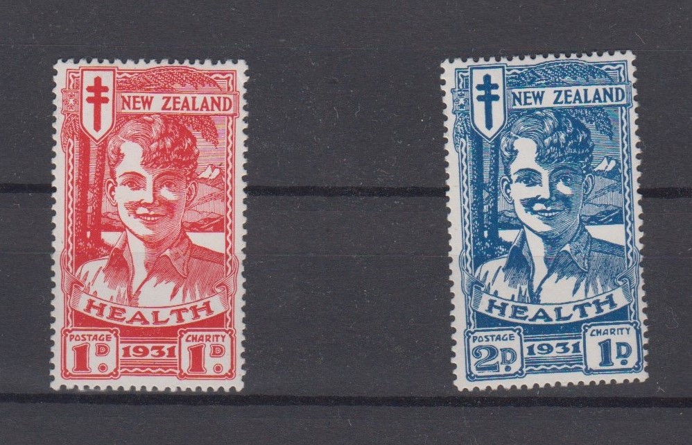 Stamps, large and useful collection of New Zealand stamps in 3 albums (1 empty) containing a mint - Image 8 of 11