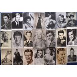 Postcards, Cinema, a further film star and entertainer collection of approx. 120 cards (1930/60's)
