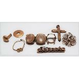 Collection of 9ct gold items inc. a hollow twist bar brooch, three-section shell mounted brooch (one