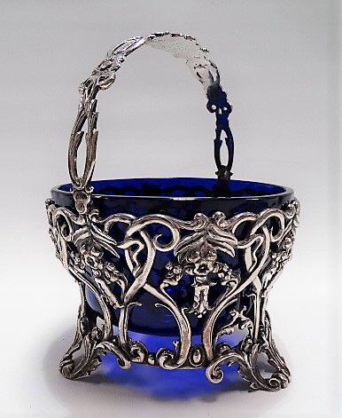 Good early Victorian silver swing handled sugar basket by James Charles Edington, of tapering - Image 2 of 2