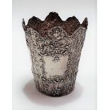 Edwardian silver cup holder by Berthold Muller, London 1902, height 8cm, weight 1.45oz approx.