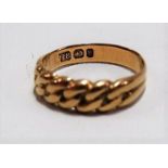 18ct hallmarked gold rope twist ring, weight 4g approx.