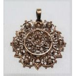 Edwardian yellow metal seed pearl set circular openwork pendant, diameter 25mm, weight 2.7g