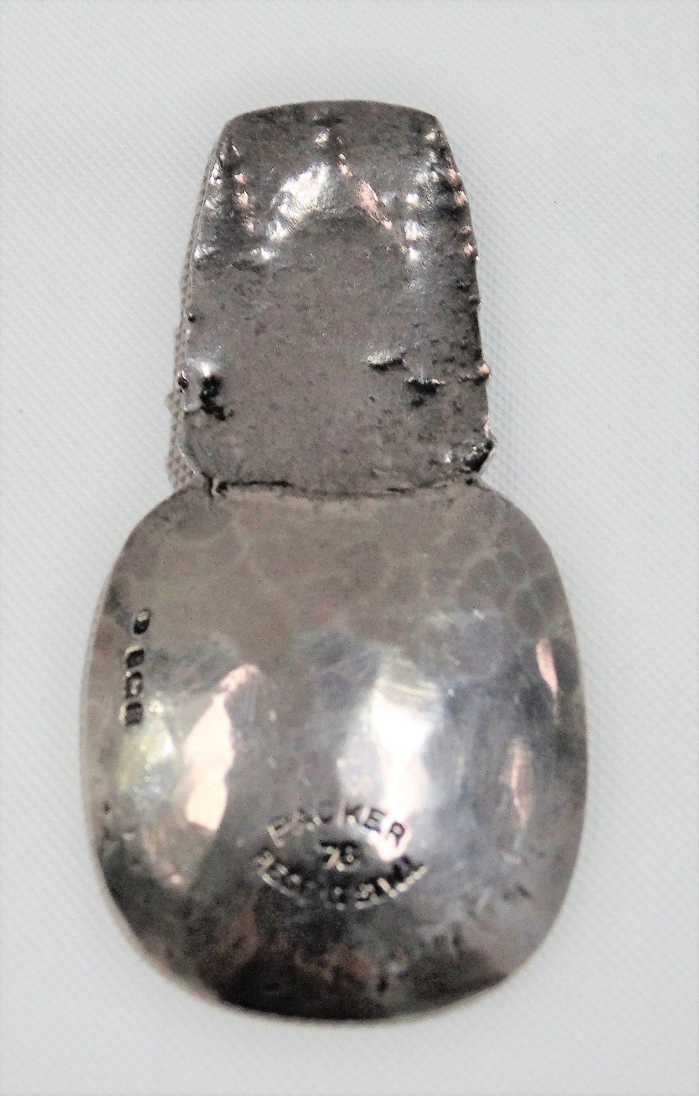 George V silver caddy spoon by Bernard Instone, with cast silver handle depicting St Paul's - Image 2 of 2