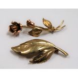 Two 9ct gold leaf shaped brooches, weight 4.4g approx