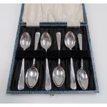 Cased set of six silver Old English pattern teaspoons, maker Joseph Rolers & Sons, Sheffield 1926,