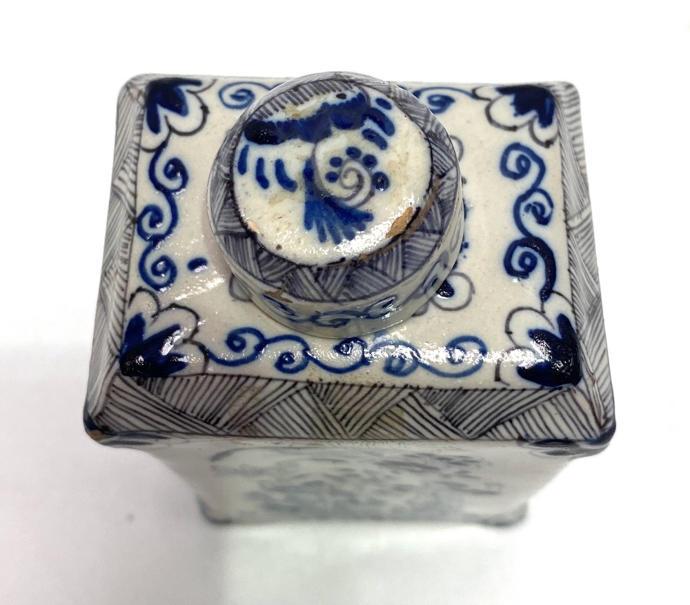 An 18th century Dutch blue and white Delft square section tea caddy, chinoiserie decorated, - Image 4 of 5