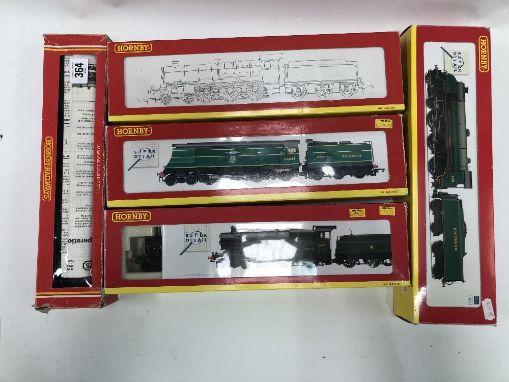 Five modern Hornby boxed locomotives, R583, R2220, R2620, R2547 & R2389