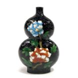 A Chinese cloisonné gourd shaped snuff bottle, decorated with chrysanthemum, height 8cm.
