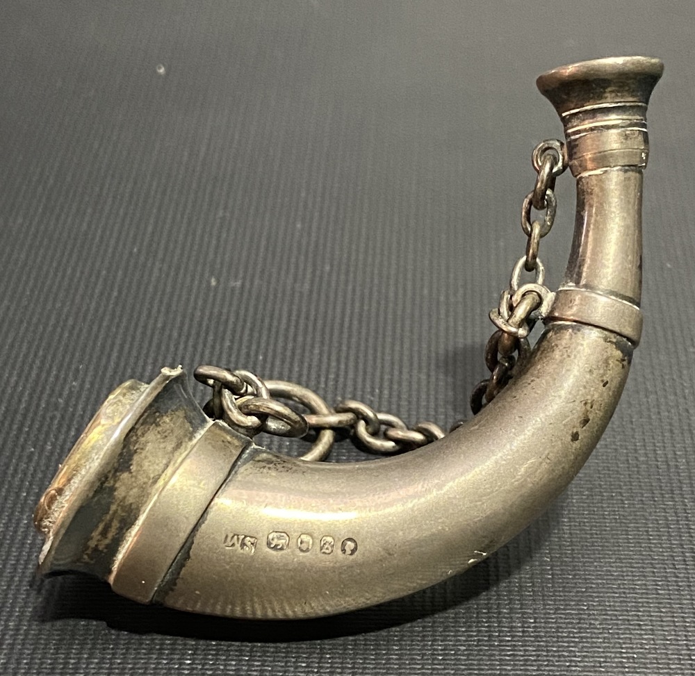 Victorian silver vinaigrette by S. Mordan, in the form of a horn, London 1873, length 7.5cm ( - Image 3 of 4