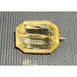 Yellow metal mounted citrine brooch with rectangular cut stone, width 18mm