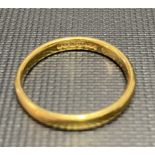 22ct hallmarked gold band ring, 2.7g approx.
