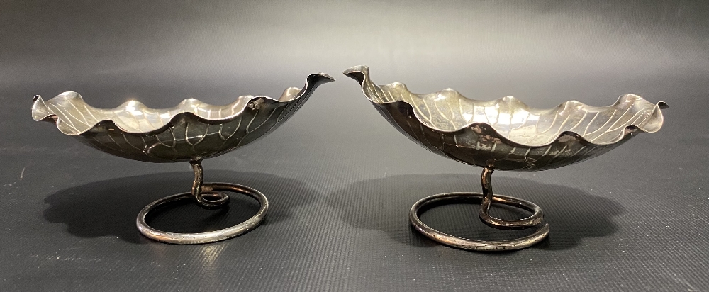 Pair of Chinese white metal lotus leaf shaped oval lobed bonbon dishes by Wang Hing upon wire - Image 2 of 3