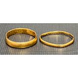 Two 22ct gold wedding bands, weight 3.9g approx.